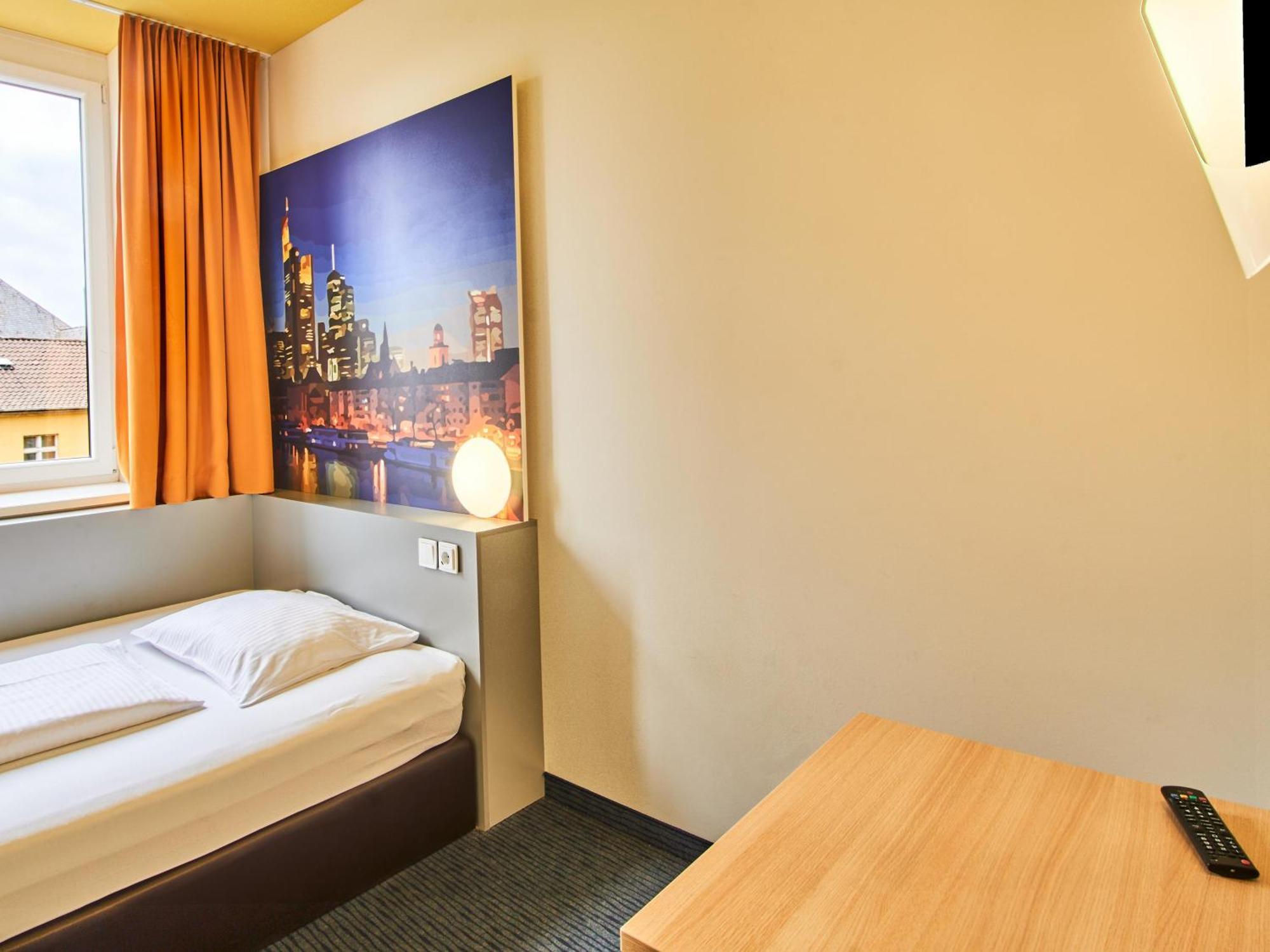 B&B Hotel Frankfurt-Hbf Frankfurt pe Main Exterior foto