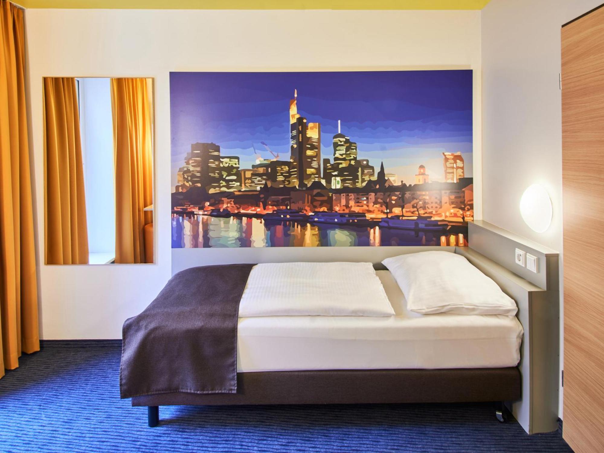 B&B Hotel Frankfurt-Hbf Frankfurt pe Main Exterior foto